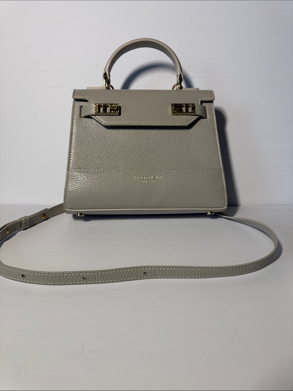 Teddy Blake:Structured Pebbled Satchel in Light Gray with Detachable Strap